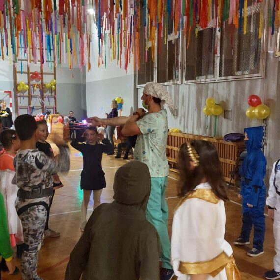 received_1247248836136377