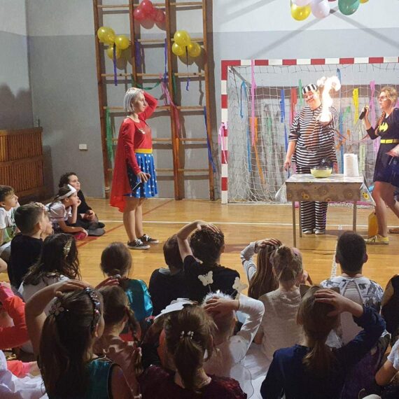 received_1399645687529660