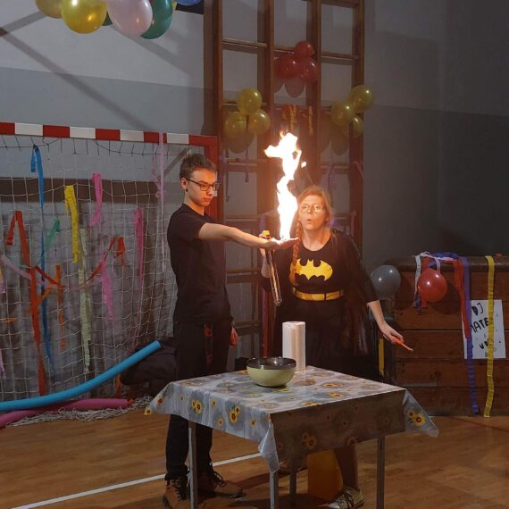 received_565852295504043